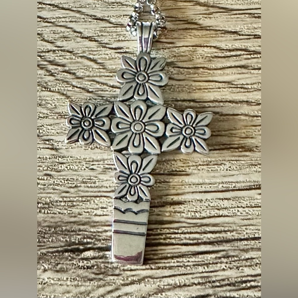 RETIRED- James Avery FIESTA CROSS Flower Cross Pendant